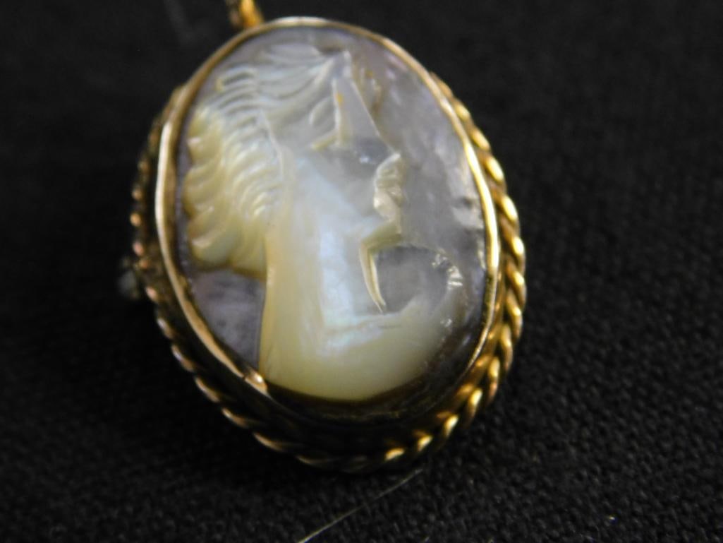 10K Yellow Gold - Cameo Pendant / Pin - 3.37 Grams TW - 3