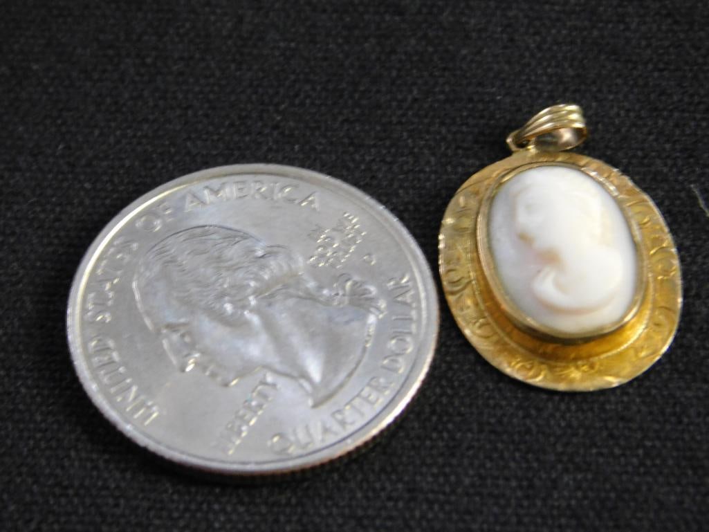 10K Yellow Gold - Cameo Pendant - 1.57 Grams TW - 4