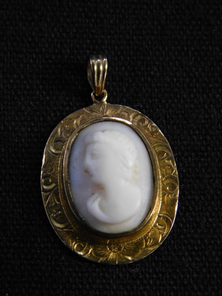 10K Yellow Gold - Cameo Pendant - 1.57 Grams TW - 6