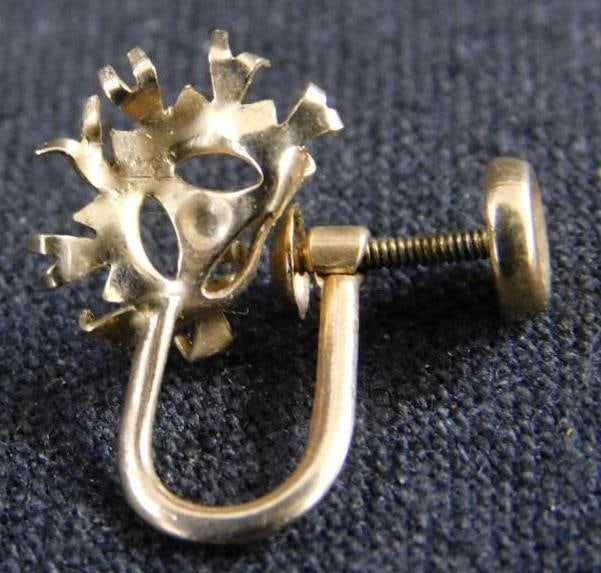 10K Yellow Gold - Scrap - .60 Grams: See Photos For Condition and Details