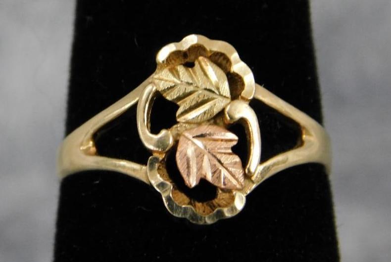 10K Tri Colored Gold - Ring - Size 7 - 2.49 Grams: See Photos For Condition and Details