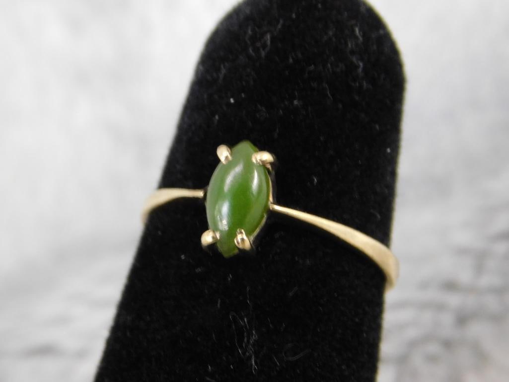 10K Yellow Gold - Jade Ring - Size 5 - 1.45 Grams TW - 4