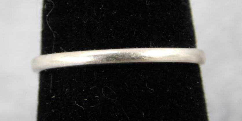 14K White Gold - Ring - Band - Size 7.5 - 1.66 Grams: See Photos For Condition and Details