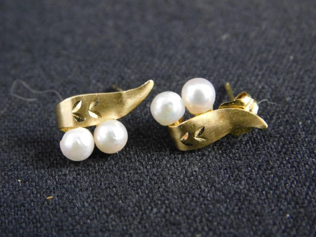 14K Yellow Gold - Pierced Pearl Earrings - .78 Grams TW - 4