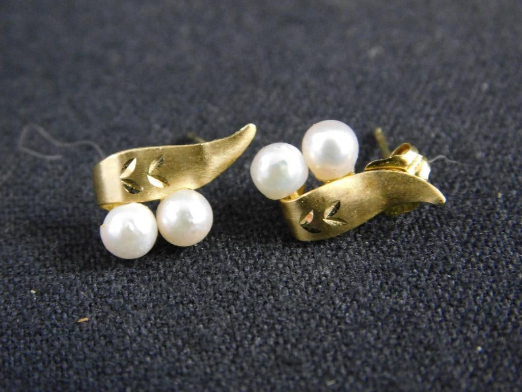 14K Yellow Gold - Pierced Pearl Earrings - .78 Grams TW - 5