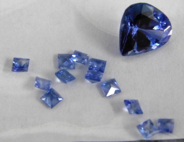 Loose Gems - Blue Sapphire - 12 Small Stones .81 cts Total - 1 Heart Shaped 1.59ct: See Photos For Condition and Details