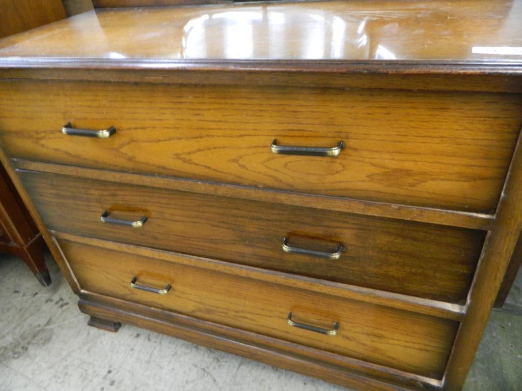 3 Drawer Dresser with Bat Wing Mirror - 61" x 39" x 18" - 4