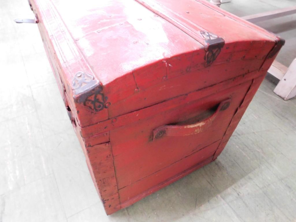 Metal Dome Top Trunk with "Duck" Lining - 19" x 30.5" x 16" - 5