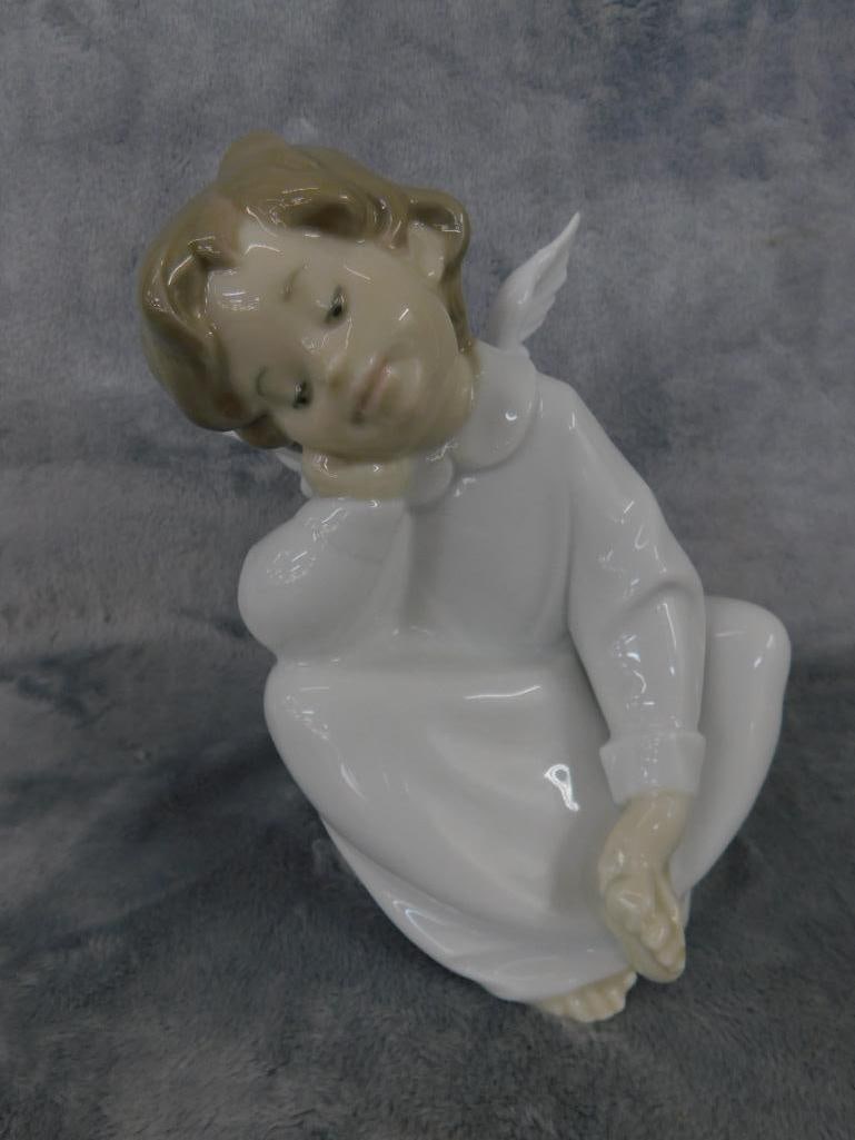 Lladro Figure - #04961 - "Angel Dreaming" - Original Box - 6" x 5" x 4.5" - 11