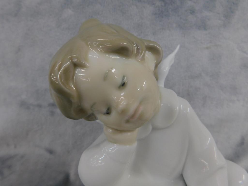 Lladro Figure - #04961 - "Angel Dreaming" - Original Box - 6" x 5" x 4.5" - 2