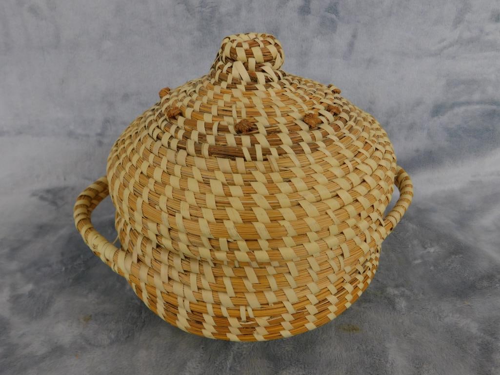 Charleston SC - Sweet Grass Basket with Lid - 6" x 11" x 8.5" - 10
