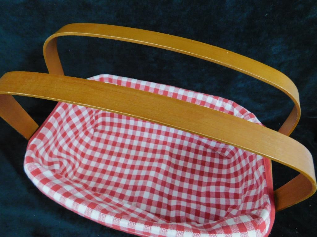 Pair of Heritage Mint LTD. - Canadian Maple Handled Baskets - 4.5" x 13" x 9" and - 8