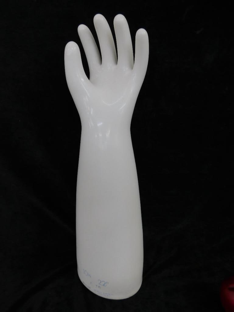 1987 "General Porcelain" 22" Porcelain Glove Mold - 10.5 - C16 - Left - 10