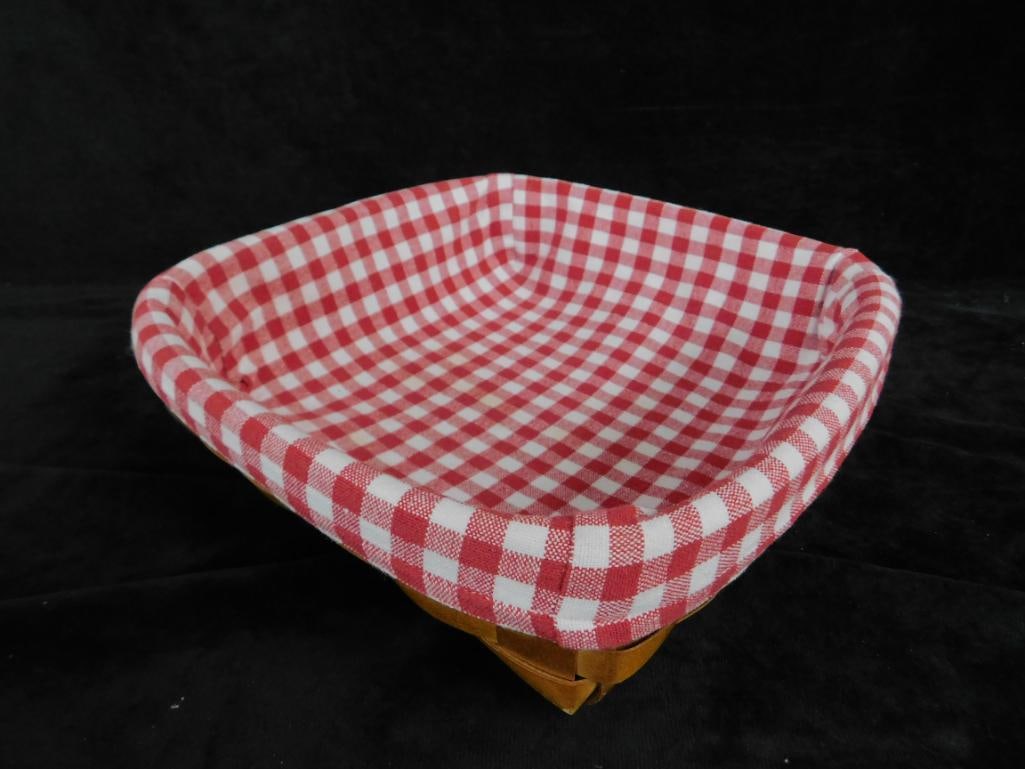 Pair of Heritage Mint LTD. - Canadian Maple Baskets - 4' x 9" x 8" and 3" x 10.5" x 10.5" - 2