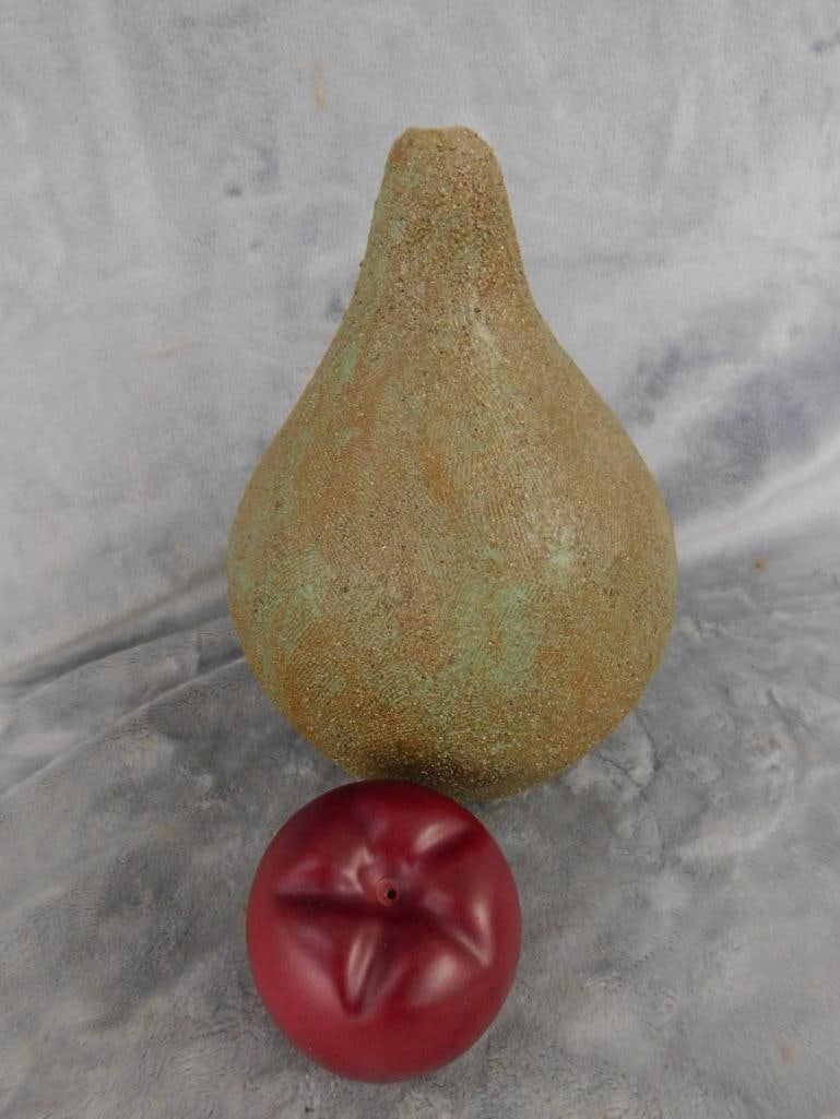 Studio Art Potter Gourd Shaped Closed Vessel - unsigned - 9" x 6" - 6
