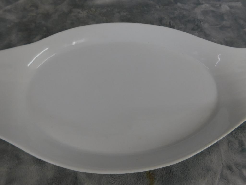Farberware Fish Shaped White Glazed Pottery Platter - 18.5" x 9.5" - 3
