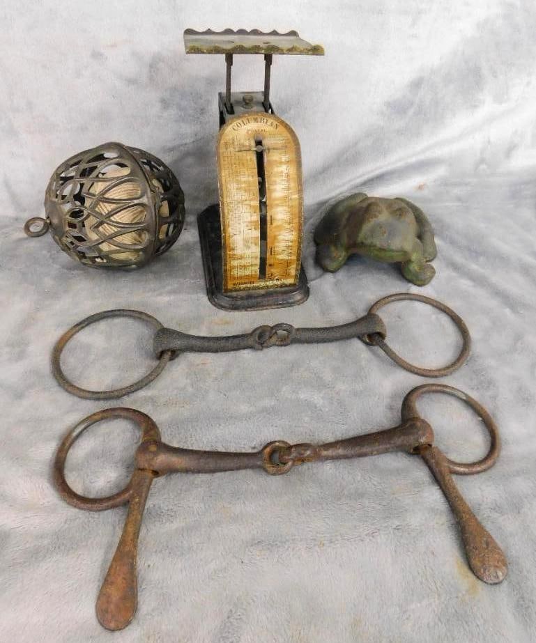 Box Lot with Cast Iron Frog 3" x 5" x 4.5" - Metal String Minder 5.5" x 4" - (1 of 9)