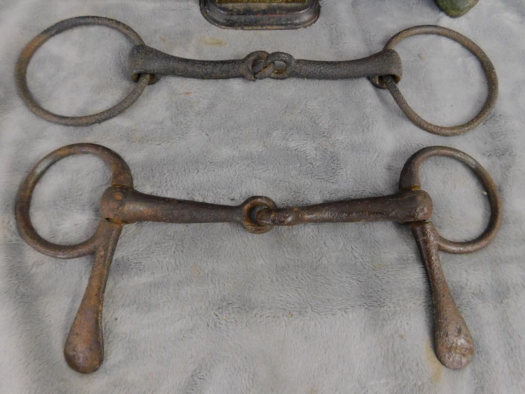 Box Lot with Cast Iron Frog 3" x 5" x 4.5" - Metal String Minder 5.5" x 4" - - 6