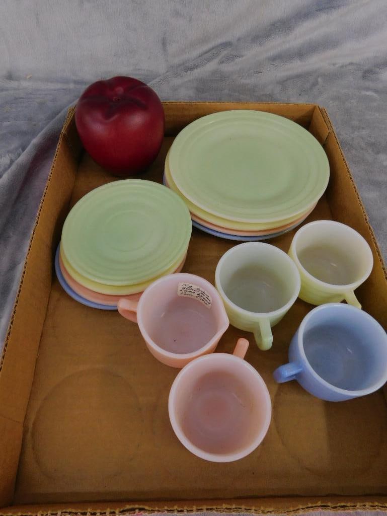 Vintage 40s Childs Pastel Glass Tea Set - 13 Pieces - 10