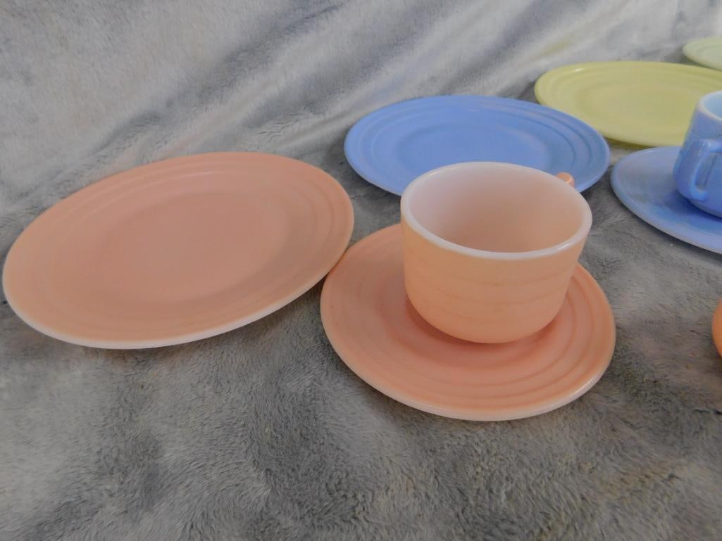 Vintage 40s Childs Pastel Glass Tea Set - 13 Pieces - 2