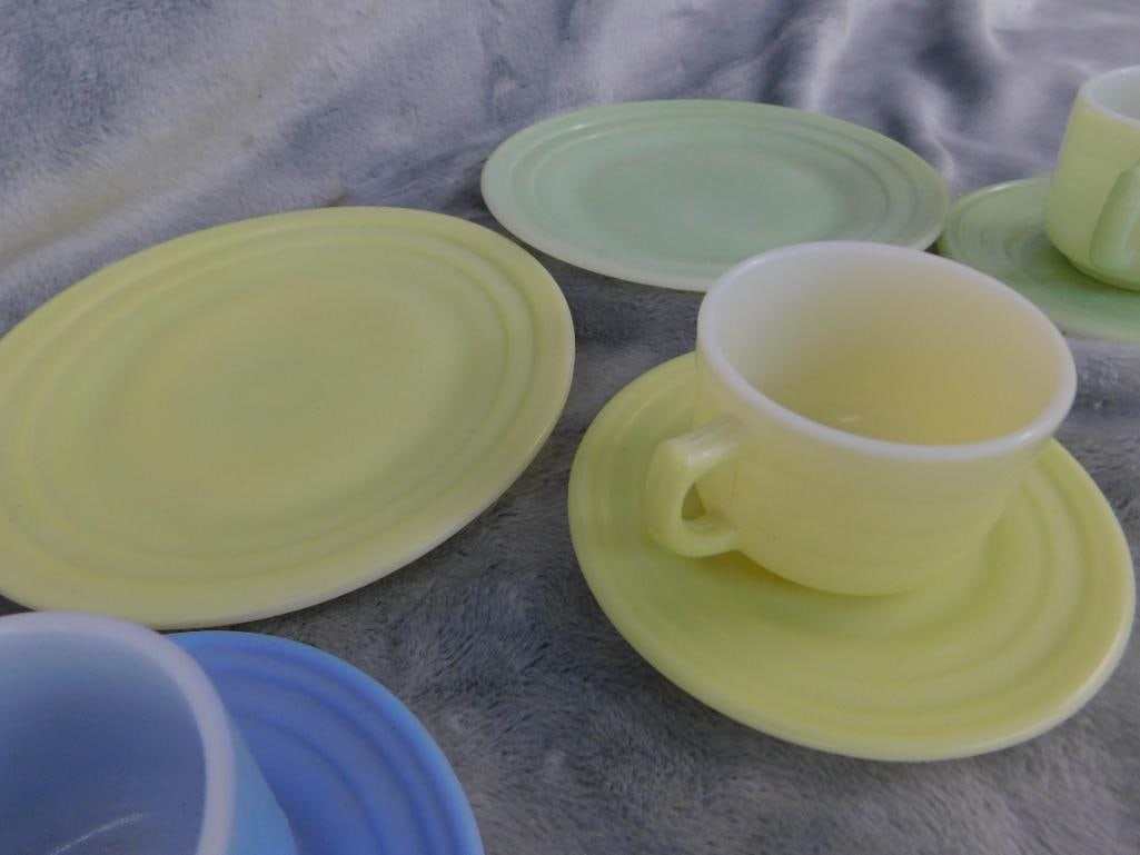 Vintage 40s Childs Pastel Glass Tea Set - 13 Pieces - 4
