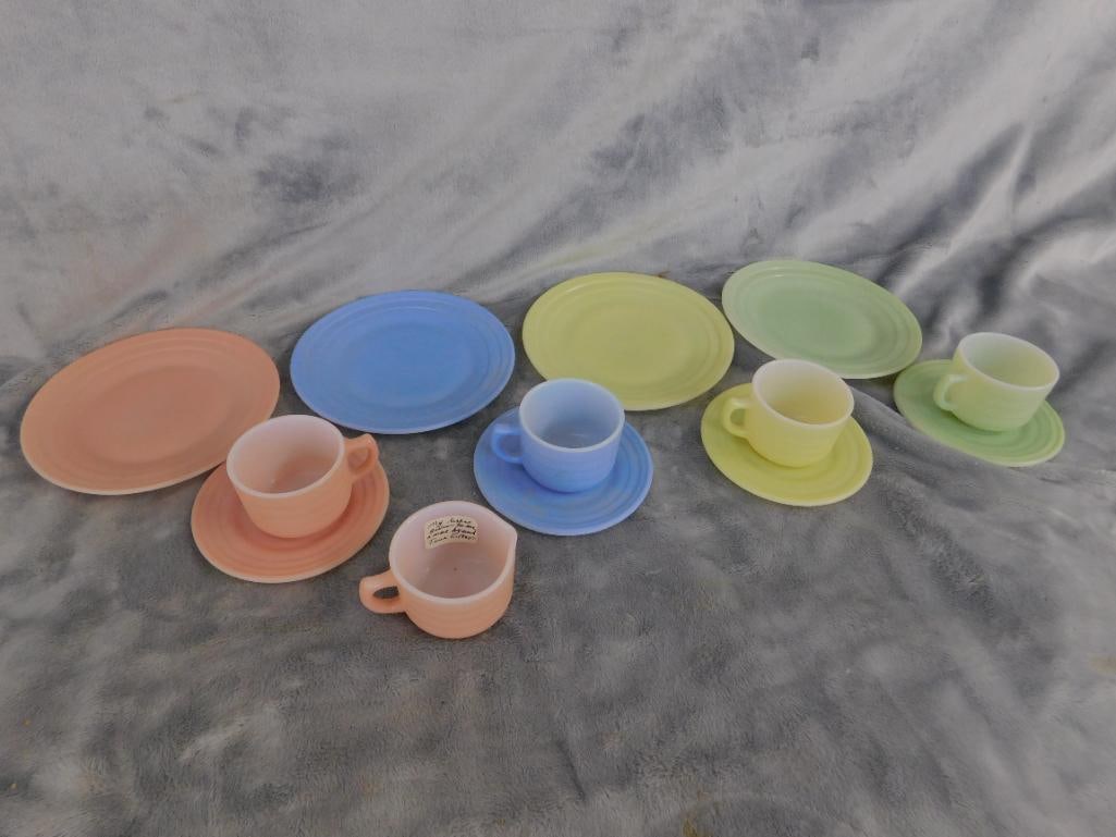 Vintage 40s Childs Pastel Glass Tea Set - 13 Pieces - 9
