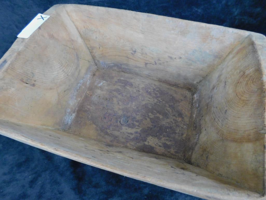 Lot with Shoe Stretchers - Small Stool - Handled Bin Scoop - 4