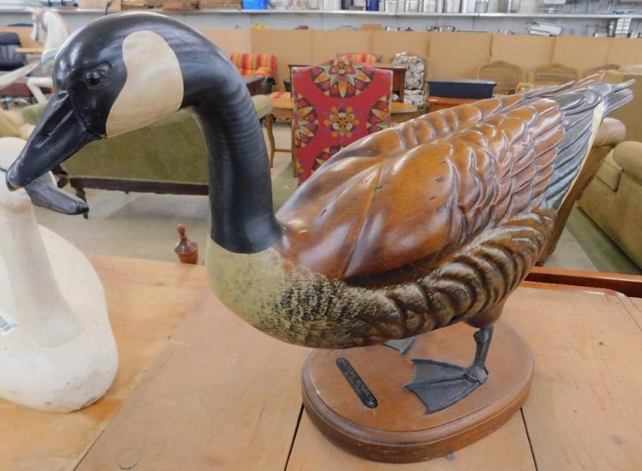Large Carved Wood Canadian Goose - " Autumn Monarch" - Tom Taber - 19.5" x 28" x 10": Legs Need Better Secured At Body - See Photos For Condition and Details
