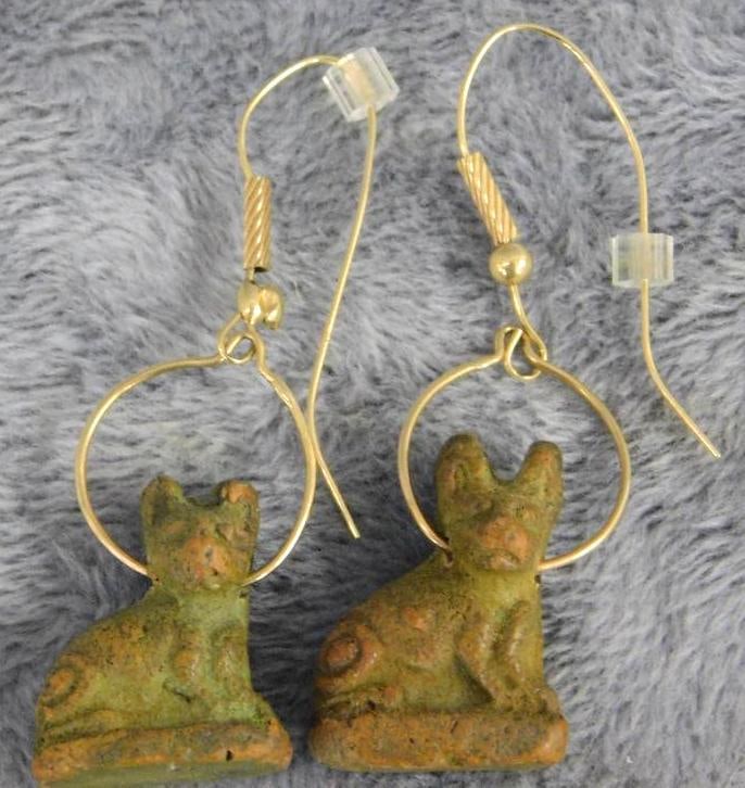 14K Yellow Gold - Pierced Dangle Earrings - Pottery Figures - 5.82 Grams TW: XRF Tested - See Photos For Condition and Details