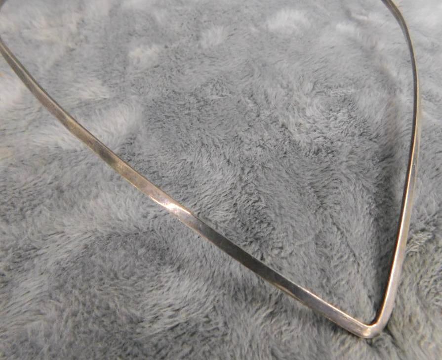 Sterling Silver - "V" Choker Necklace - 16.45 Grams: See Photos For Condition and Details