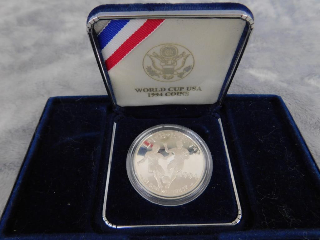 900 Silver - 1994 World Cup USA Coin / Medallion - 26.7 Grams - 8