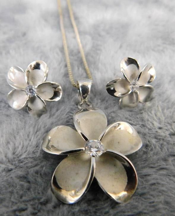 Sterling Silver - Dogwood Blossom - 16" Necklace and Matching Pierced Earrings - 7.13 Grams: See Photos For Condition and Details