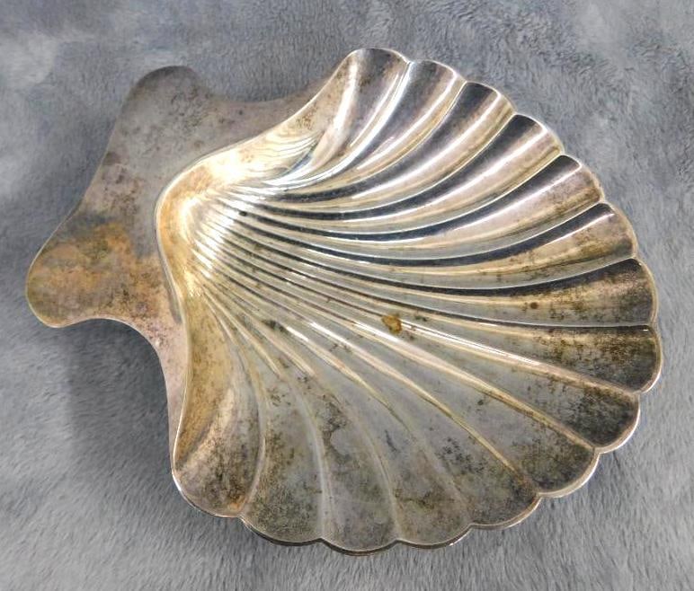 Sterling Silver - Tiffany and Company - Shell Nut Dish - 135.76 Grams: See Photos For Condition and Details