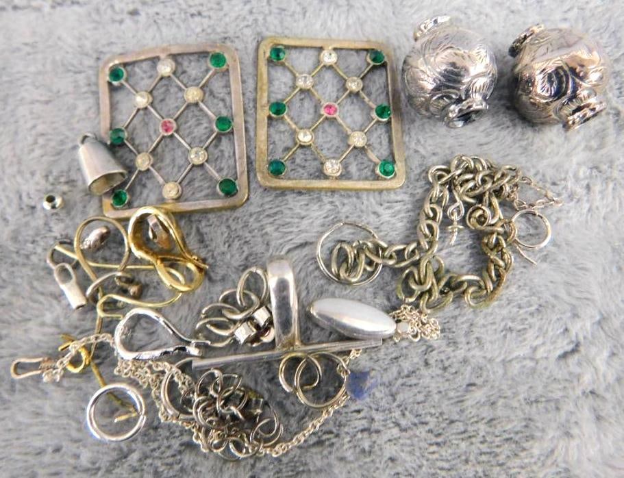 Sterling Silver - Scrap - 20.85 Grams TW: See Photos For Condition and Details