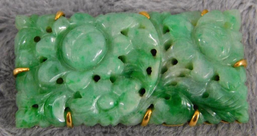 18K Yellow Gold - Carved Jade Kimono Accessory Brooch - 12.05 Grams TW: XRF Tested - See Photos For Condition and Details