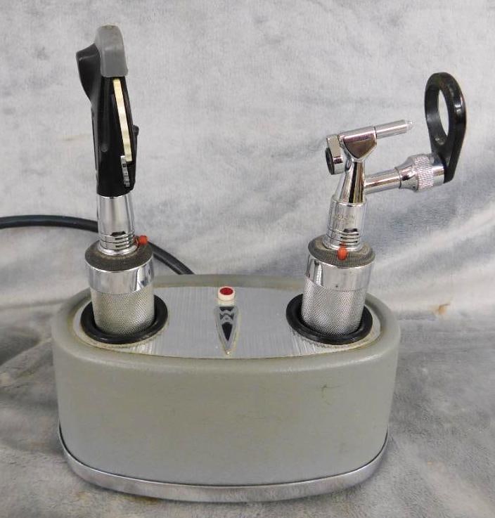 Welch Allyn Rechargeable Otoscope - Untested - Model 71100: See Photos For Condition and Details