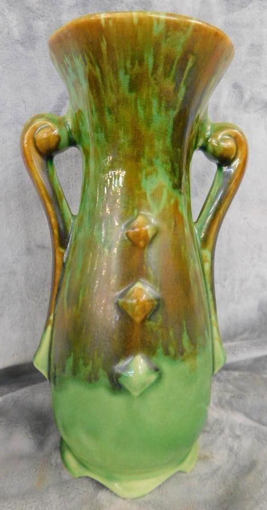 USA Pottery Double Handled Vase - 10" x 5.5" x 4.5": See Photos For Condition and Details