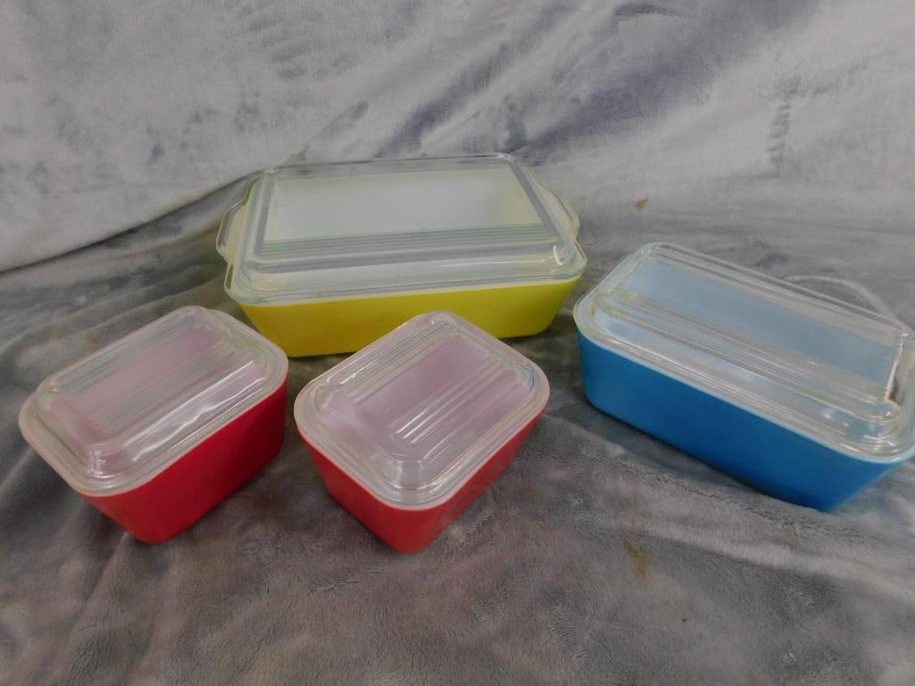 Pyrex - 4 Piece Refrigerator Dishes with Lids - 1 Large - 1 Medium - 2 Small - 11