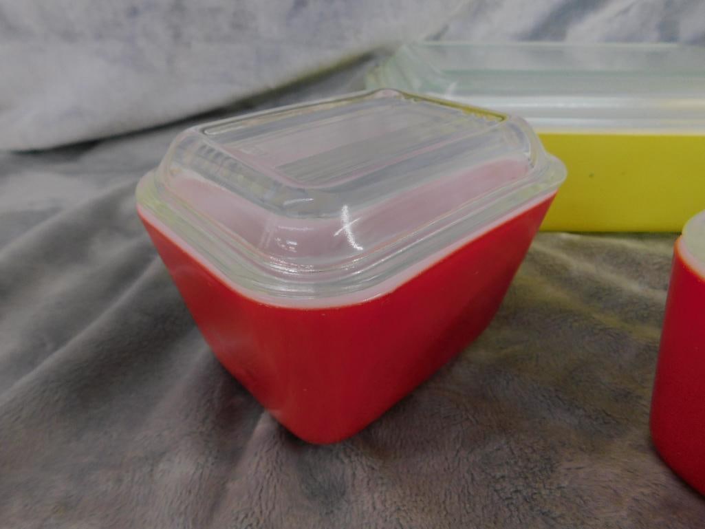 Pyrex - 4 Piece Refrigerator Dishes with Lids - 1 Large - 1 Medium - 2 Small - 5