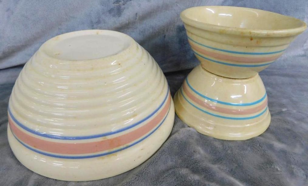 Group of 3 Vintage USA Mixing Bowls - 9.75" - 6.25" - 6.25": See Photos For Condition and Details