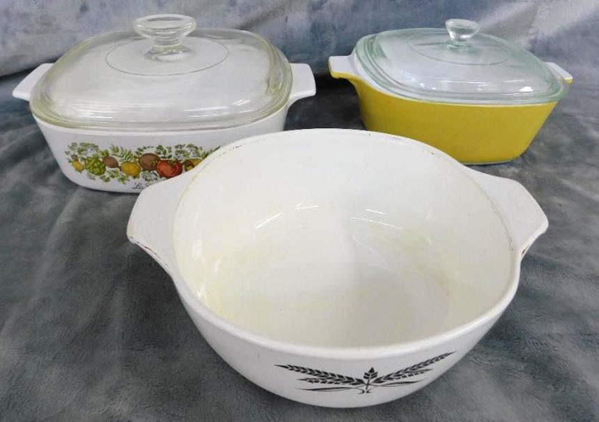 2.5 QT Corning "Spice of Life" Lidded Casserole - 1.5 Qt Corning Yellow Lidded Casserole: Anchor Hocking Black Wheat Casserole - See Photos For Condition and Details