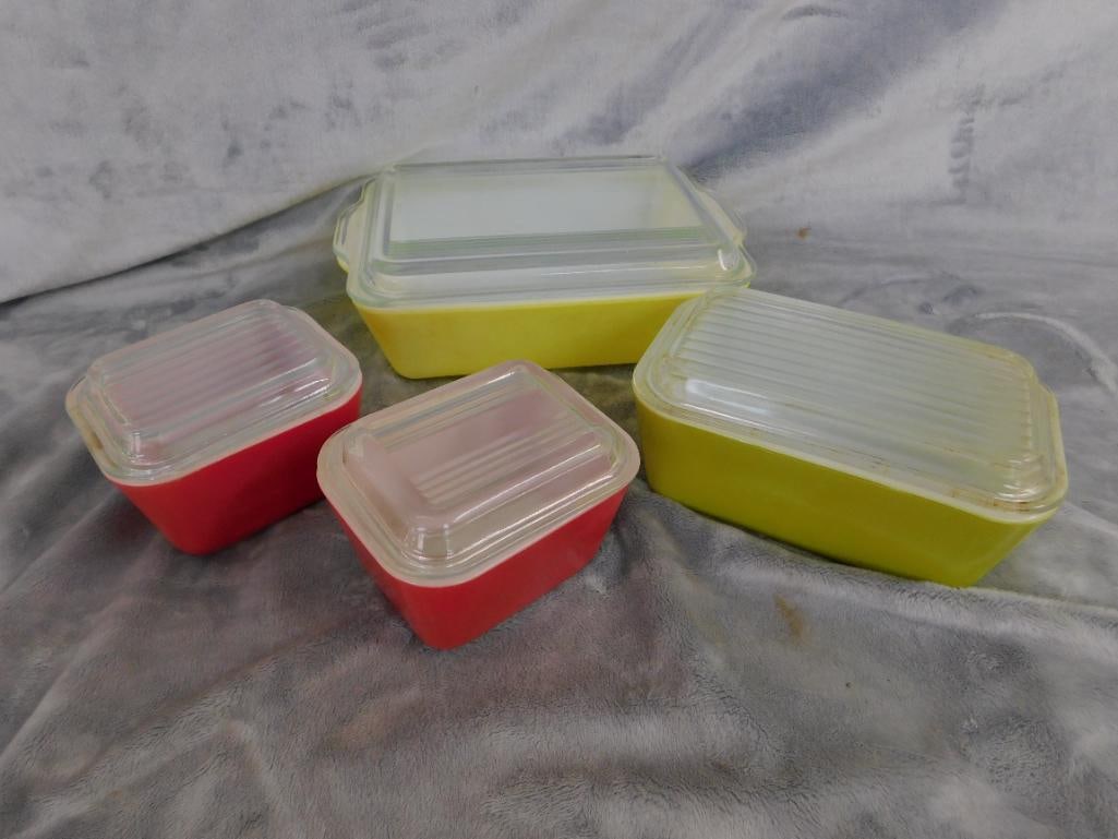 Pyrex - 4 Piece Refrigerator Dishes with Lids - 1 Large - 1 Medium - 2 Small - 11