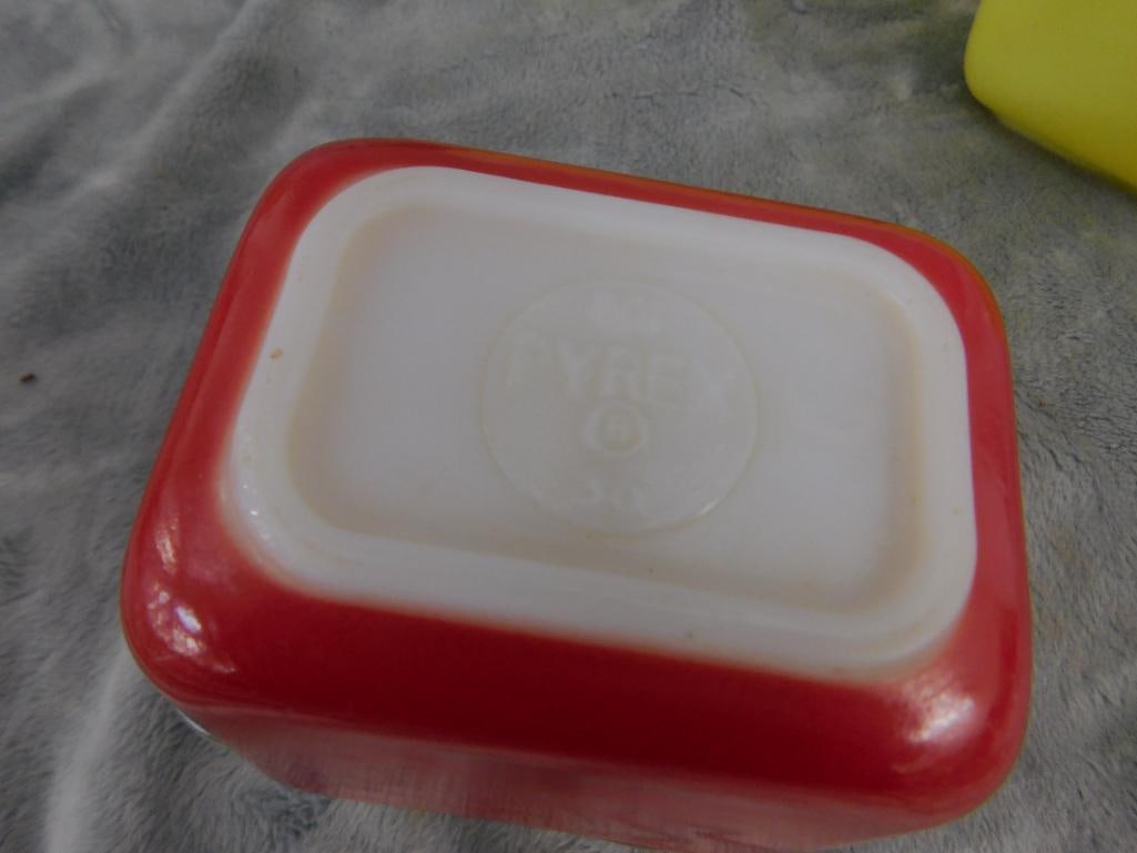 Pyrex - Piece Refrigerator Dishes with Lids - 1 Large - 2 Small - 5