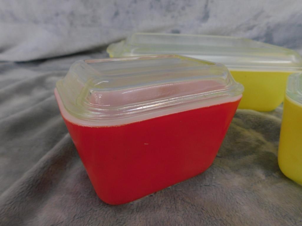 Pyrex - Piece Refrigerator Dishes with Lids - 1 Large - 2 Small - 6