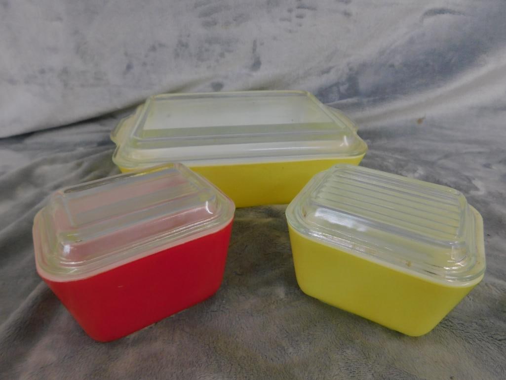Pyrex - Piece Refrigerator Dishes with Lids - 1 Large - 2 Small - 9