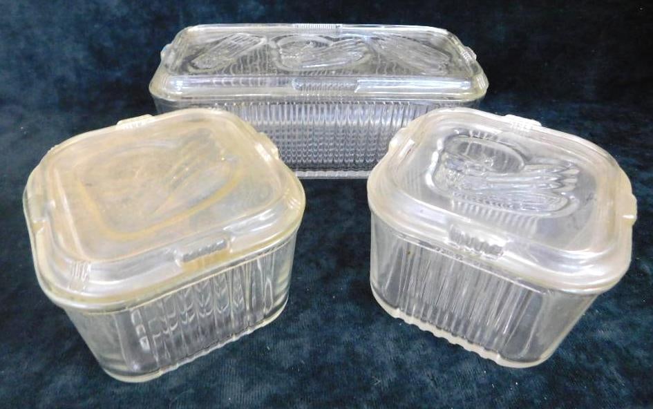 Group of 3 Clear Glass Refrigerator Dishes with Lids: See Photos For Condition and Details