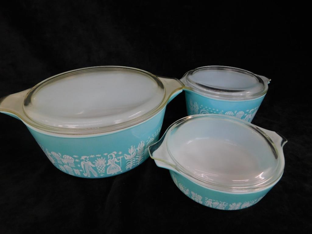 Set of 3 Pyrex Lidded Casserole Dishes - Butterprint Pattern - 4.5" x 11" x 9" - 4" x 8' x 6.25" - 13