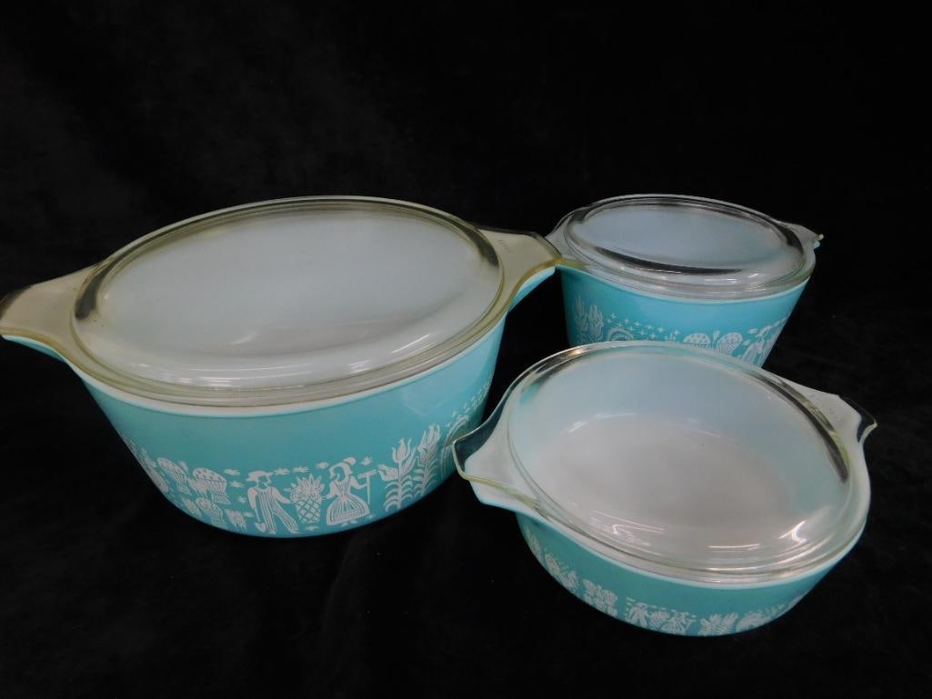 Set of 3 Pyrex Lidded Casserole Dishes - Butterprint Pattern - 4.5" x 11" x 9" - 4" x 8' x 6.25" - 14