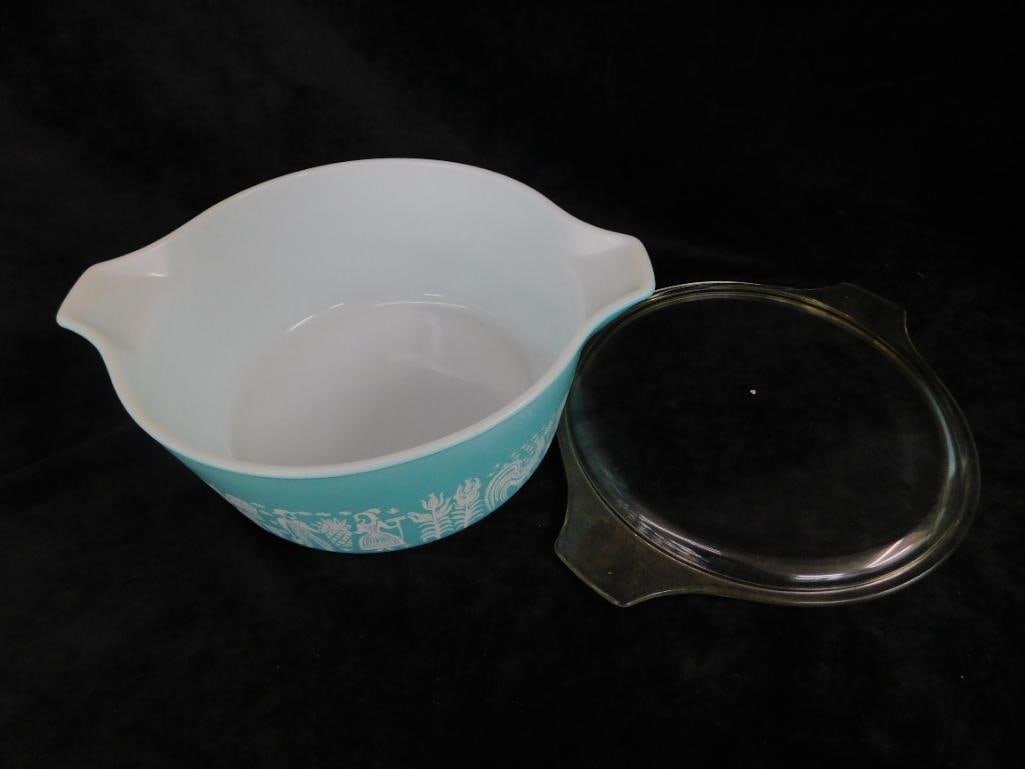 Set of 3 Pyrex Lidded Casserole Dishes - Butterprint Pattern - 4.5" x 11" x 9" - 4" x 8' x 6.25" - 5