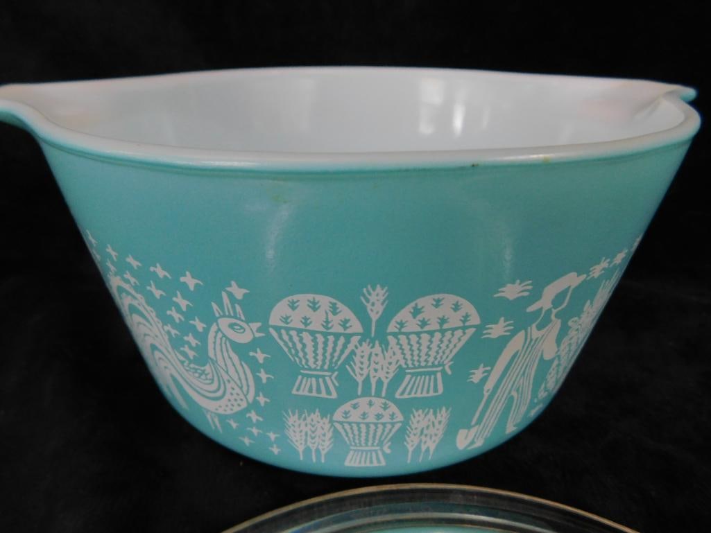 Set of 3 Pyrex Lidded Casserole Dishes - Butterprint Pattern - 4.5" x 11" x 9" - 4" x 8' x 6.25" - 9